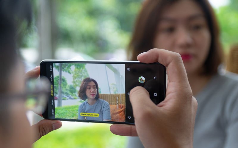 Chụp ảnh ngược nắng nhưng vẫn bao cháy