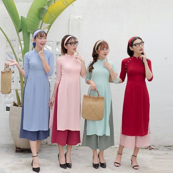 Áo dài cách tân mang màu sắc hiện đại xinh tươi