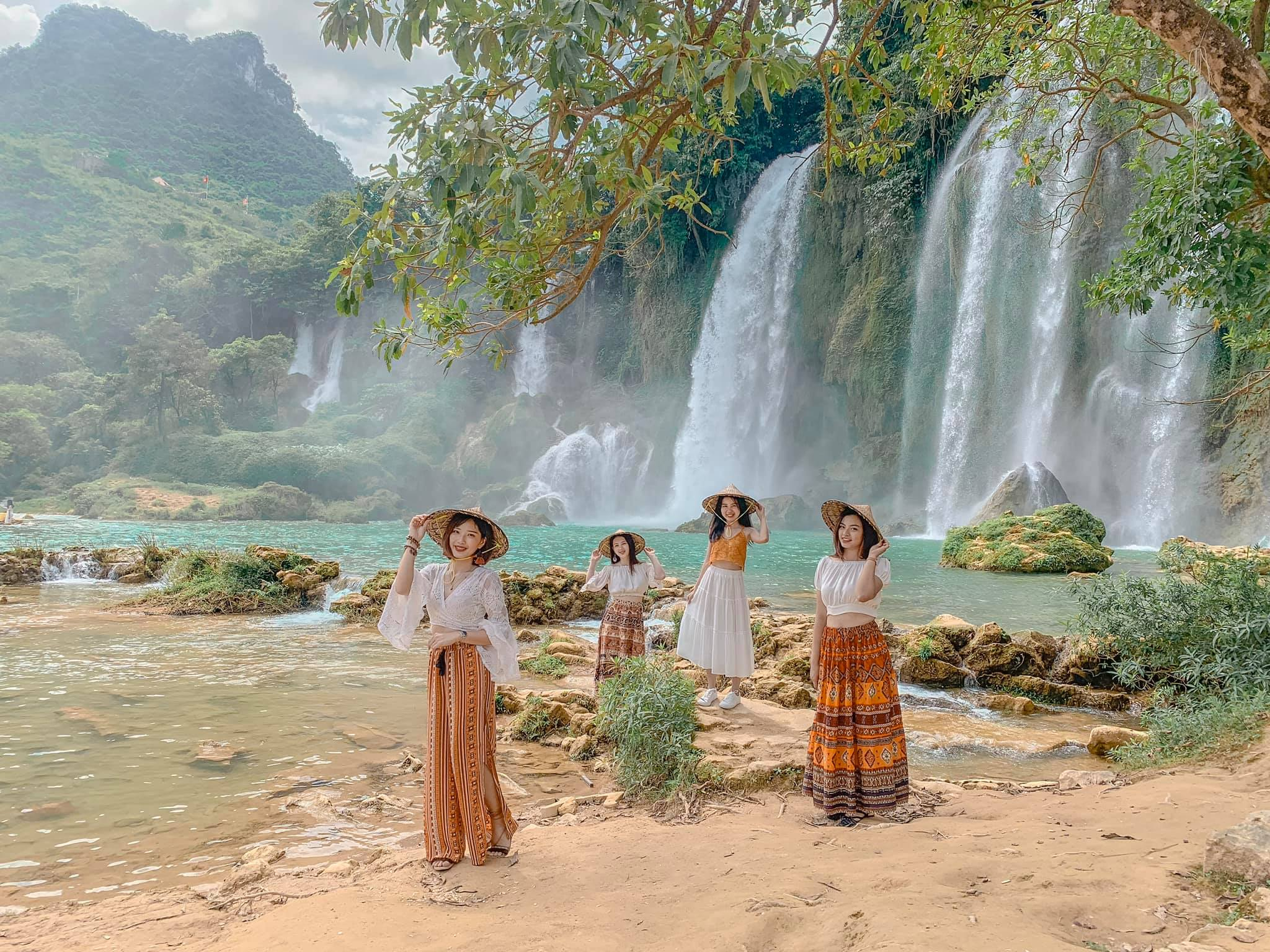 Ảnh được làm theo công thức chỉnh màu Lightroom chủ tiếng Viết màu cam vàng