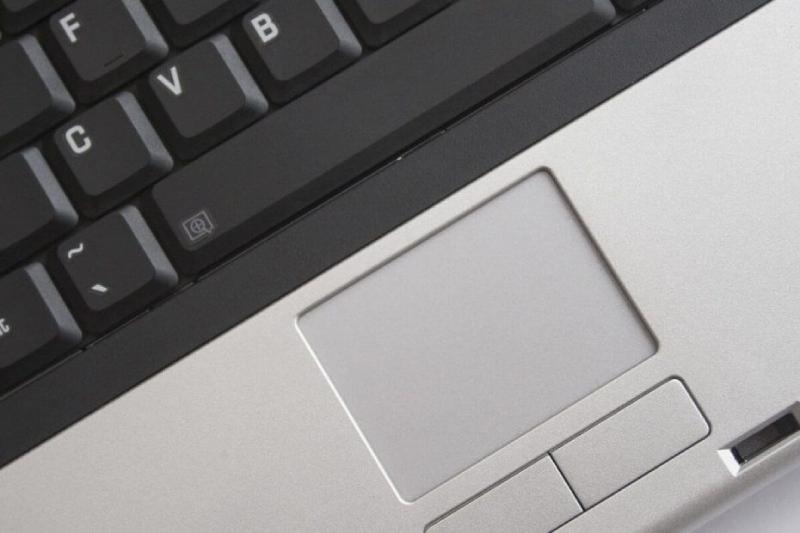 Touchpad gây nhiều khó khăn khi sử dụng chuột máy tính