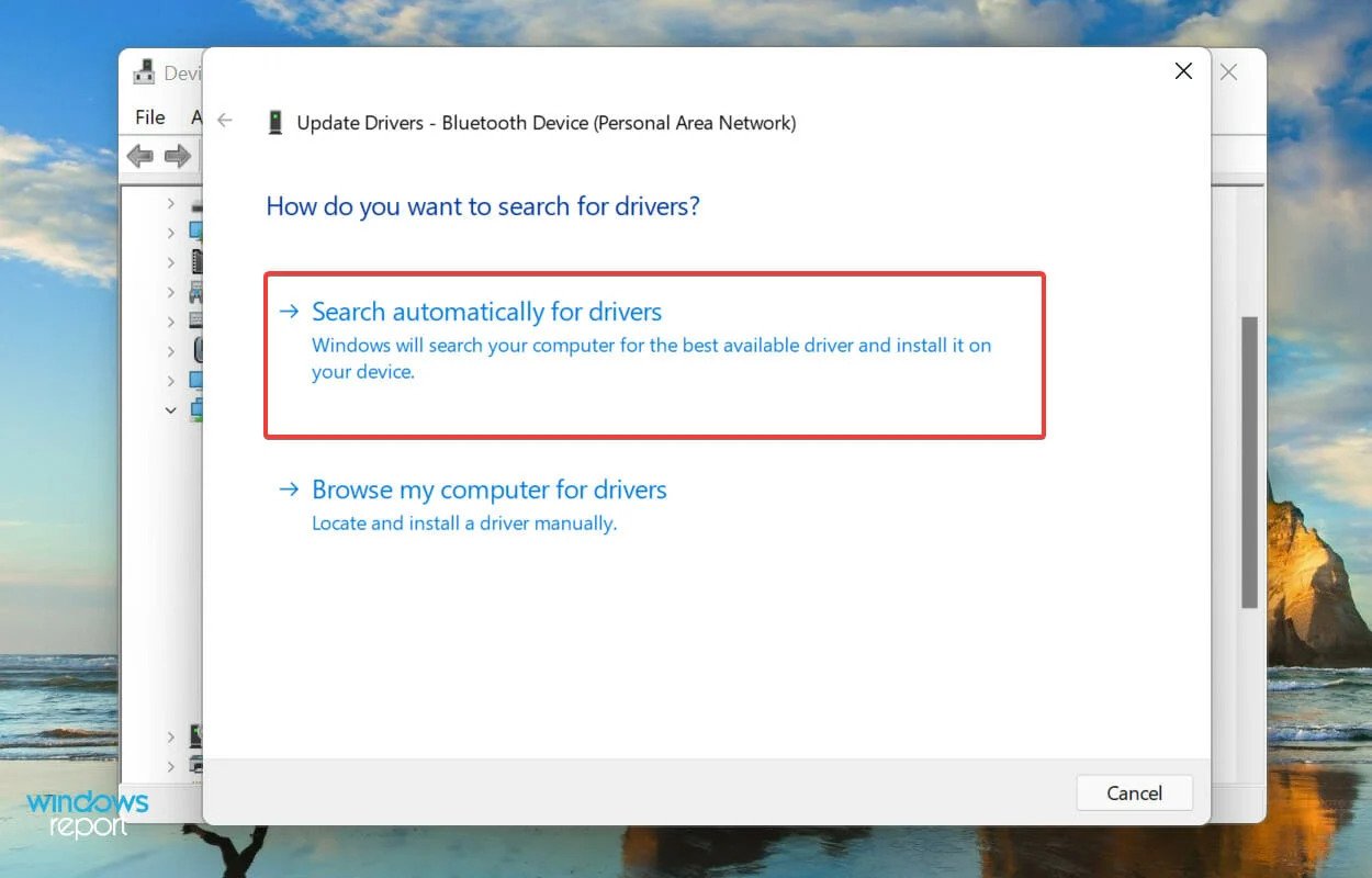 Chọn Search automatically for drivers từ hai tùy chọn trong cửa sổ