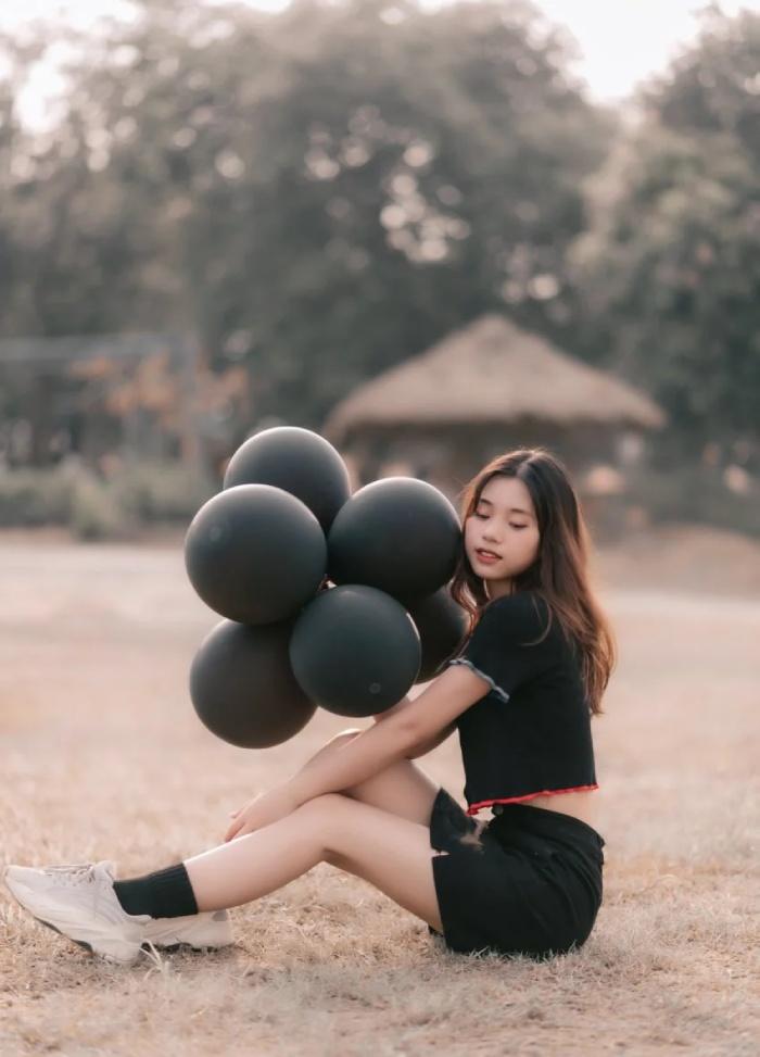 Màu đen huyền bí cực chất dành cho các bạn nữ