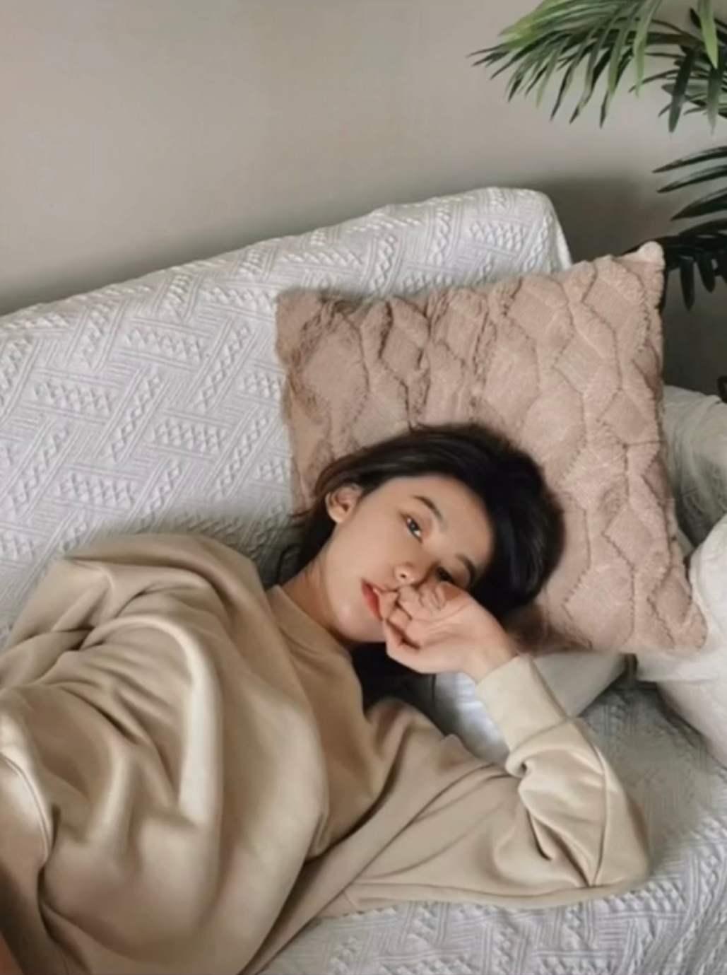 Hãy đặt máy thấp, chụp gần để góc ảnh trở nên sinh động, hài hòa hơn.
