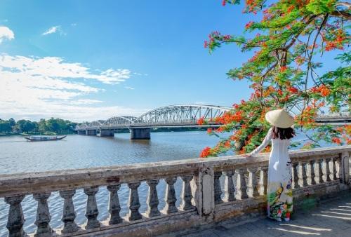 Sông Hương thơ mộng