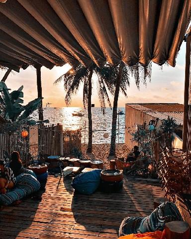 Chiếc view siêu xịn sò của Aroi Dessert Cafe