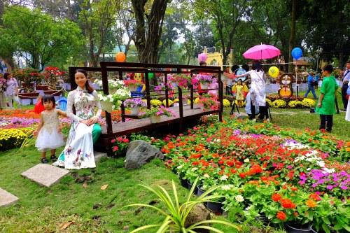 Tao Đàn là một địa điểm thu hút nhiều người tham quan, chụp ảnh