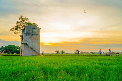Khung cảnh nên thơ ở lò gạch cũ