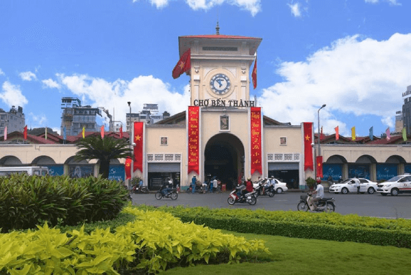 Chợ Bến Thành là địa điểm chụp ảnh xuân cực kỳ thích hợp