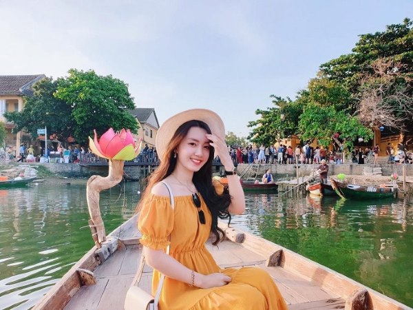 Check in tại sông Hoài phố cổ