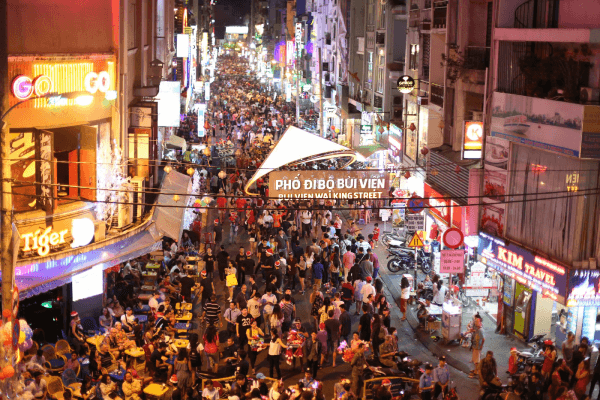 Nếu Hà Nội có phố bia Tạ Hiện thì Sài Gòn có phố Tây Bùi Viện