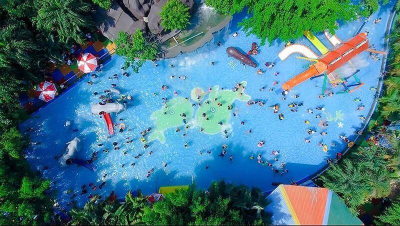 “Đầm Sen nước” với hệ thống cầu trượt hoành tráng