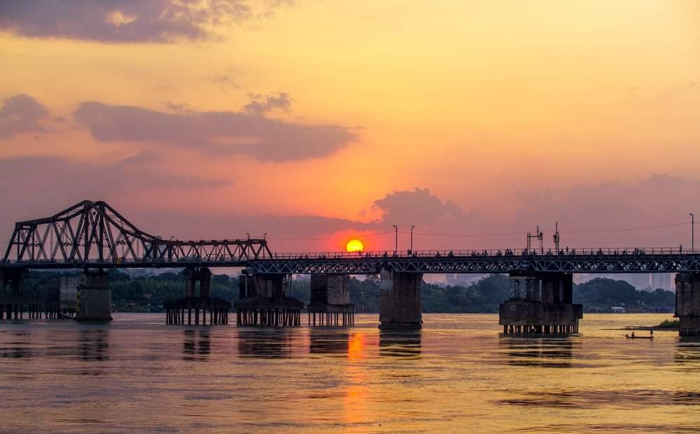 Cầu Long Biên đẹp đến nao lòng
