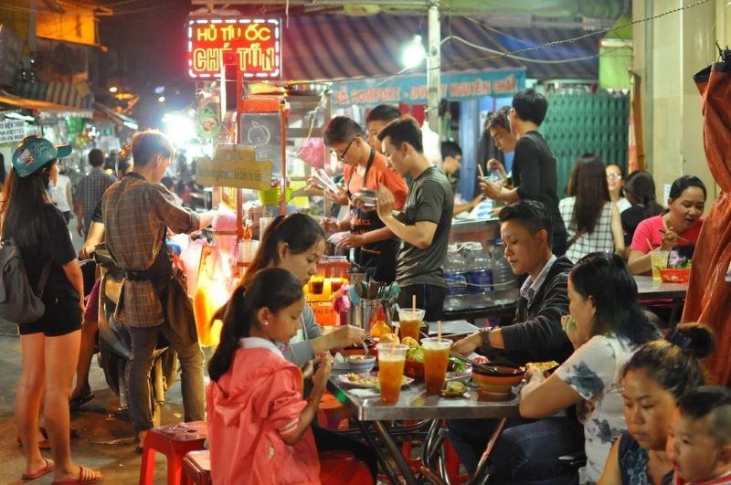 Khu ẩm thực đa dạng thu hút giới trẻ