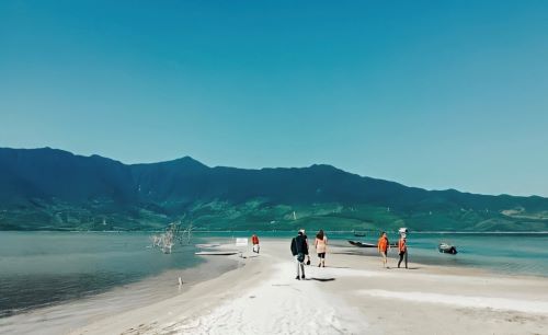 Khung cảnh trữ tình của đầm Lập An