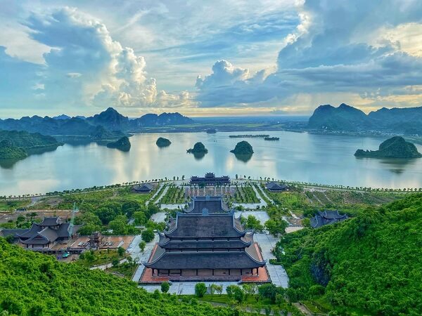 Khu du lịch Tam Chúc nhìn từ trên cao