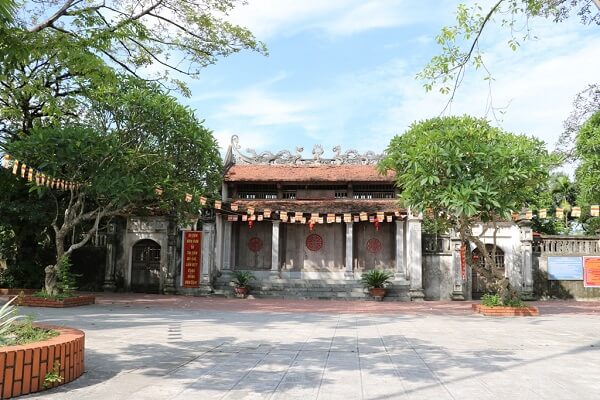 Vẻ đẹp cổ kính của chùa Bà Đanh