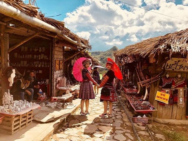Tìm hiểu văn hóa địa phương tại buôn làng