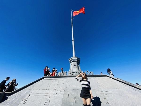 Fansipan Legend nằm ở phía Tây Nam của thành phố Sa Pa