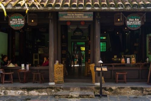Không gian trước Hoi Roastery