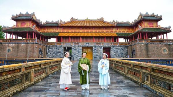 Chụp ảnh cổ trang tại Tử Cấm Thành Huế