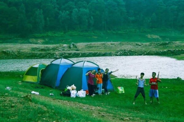Dịch vụ cắm trại tại hồ Xạ Hương Tam Đảo