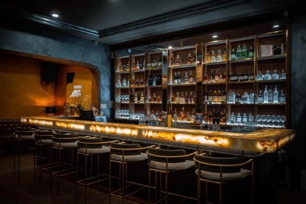 Trốn thành phố bộn bề để đến nơi yên tĩnh như The Tailor Bar