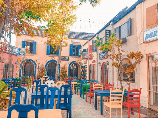 Lạc bước vào miền quê nước Pháp tại Serafim Alley