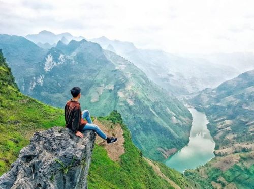 Sông Quế Nho nhìn từ đèo Mã Pí Lèng