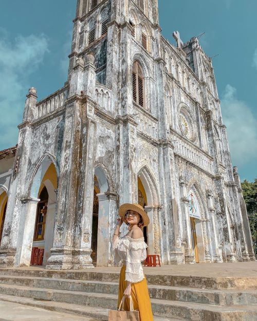 Một thoáng cổ kính của nhà thờ Mằng Lăng