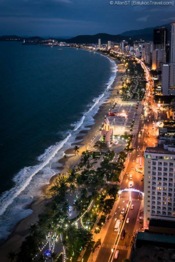 Thành phố Nha Trang về đêm