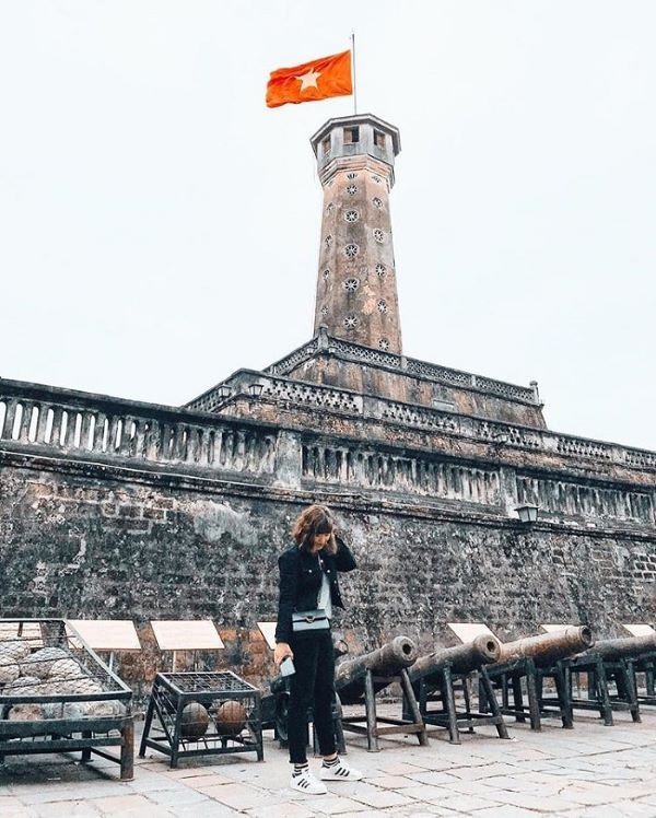 Check-in tại cổng Hoàng thành Thăng Long