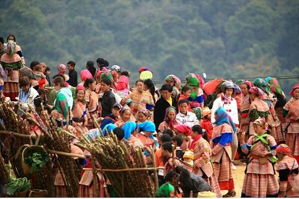 Phiên chợ rực rỡ sắc màu tại Hà Giang