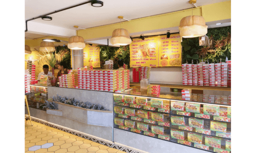 Bánh bông lan gốc cột điện