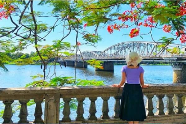 Cầu Tràng Tiền mang nét đẹp mộng mơ nơi xứ Huế