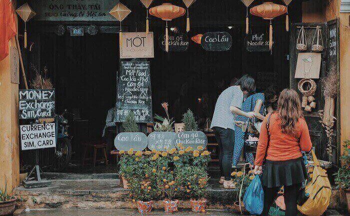 Quầy hàng nhỏ xinh của Mót Hội An