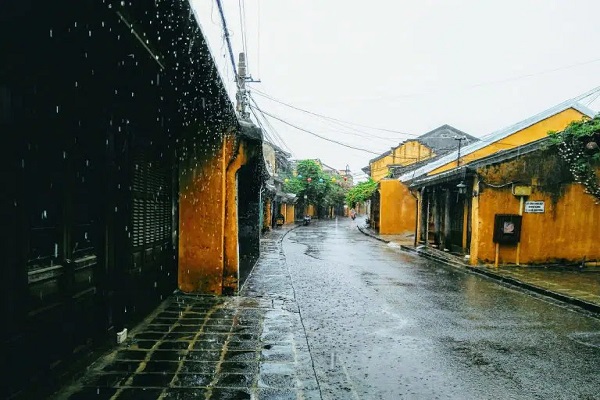 Hội An được mệnh danh là “người tình của đất Huế”