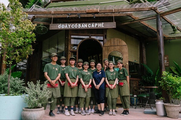 Đồng phục gây ấn tượng sâu sắc của Cộng Cafe
