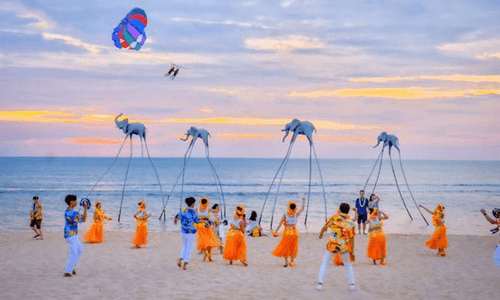 Không gian giải trí tại Beach Club náo nhiệt