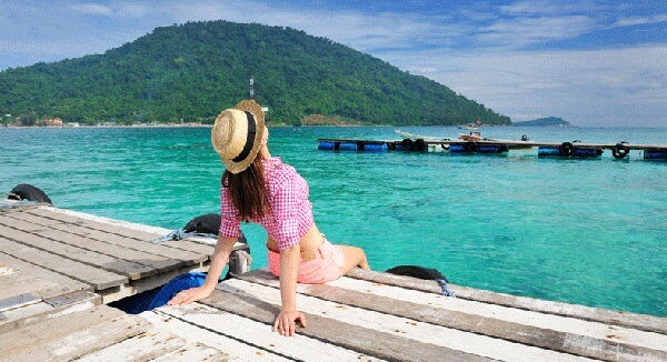 Tự tin diện trang phục ở biển