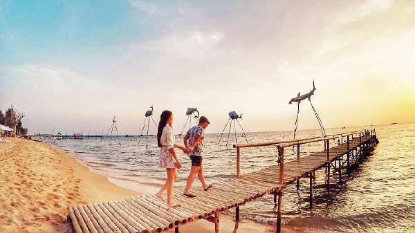 Chụp ảnh couple trên bãi biển