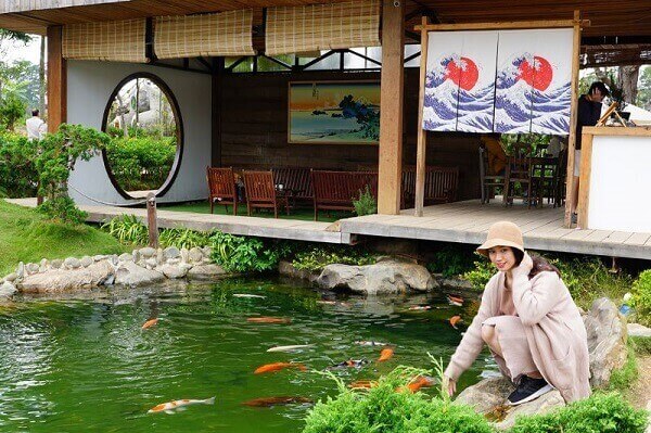 Hồ cá koi siêu đẹp
