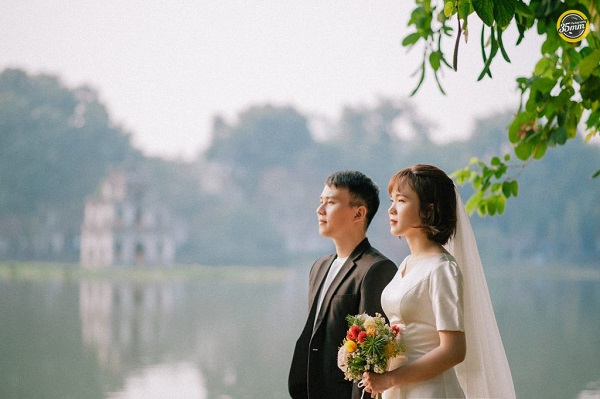 Chụp ảnh cưới tại tháp rùa