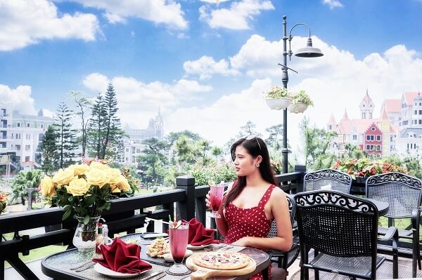 Vẻ đẹp đậm chất “Tây” của Rock Cafe