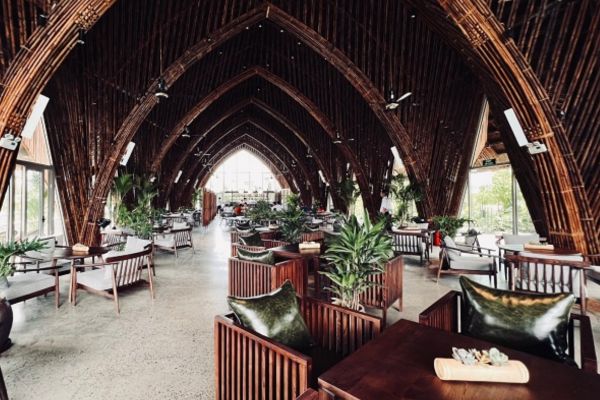 Kiến trúc hiện đại với phong cách đồng quê Việt Nam.