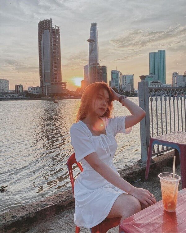 Cầu Thủ Thiêm lâu nay đã là chỗ chụp hình thu hút nhiều người