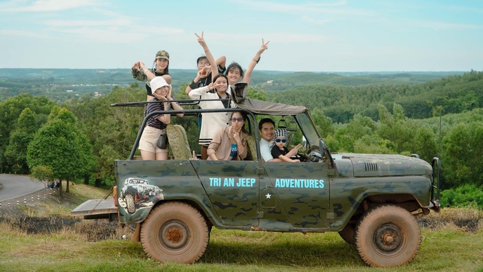 Aqua Glamping Đồng Nai — chi tiết nội thất lều glamping hiện đại