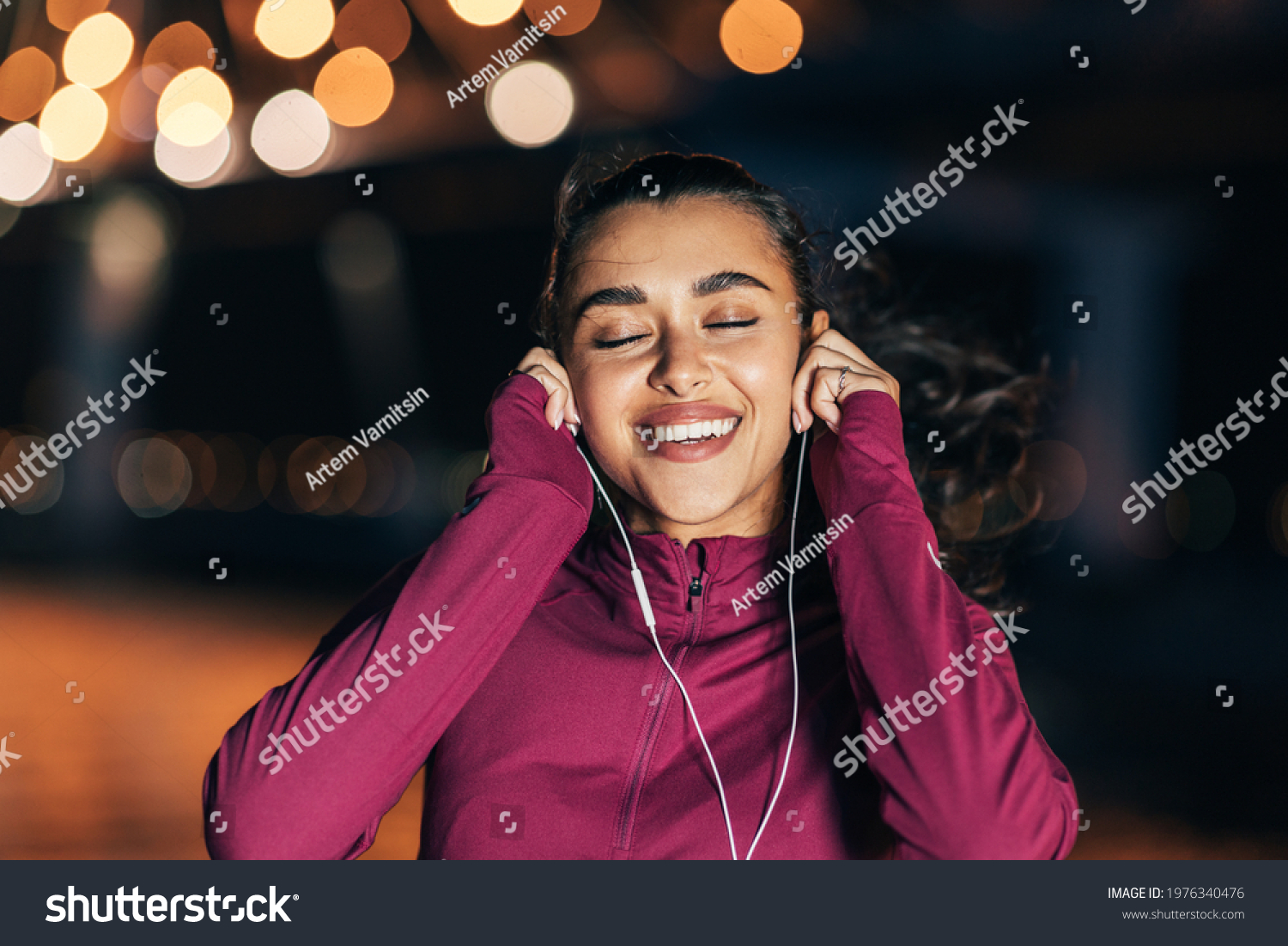 Hướng dẫn luyện Listening IELTS với bài nghe và transcript