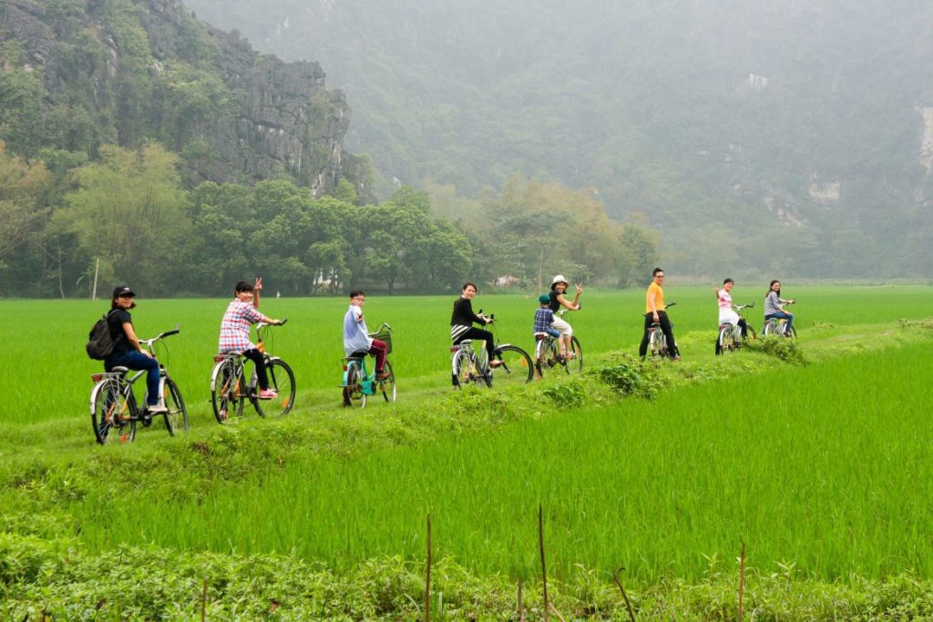 Đạp xe eco-tourism tại Ninh Bình — trải nghiệm du lịch xanh bền vững giữa thiên nhiên