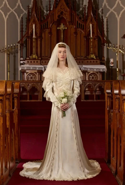 Cô dâu mặc váy cưới wedding gown 2026 - ảnh thực tế