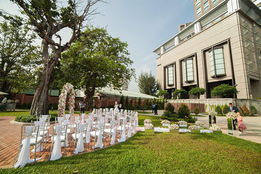 Tiệc cưới ngoài trời tại Hotel Nikko Saigon — sân vườn khách sạn 5 sao, sức chứa 150–500 khách